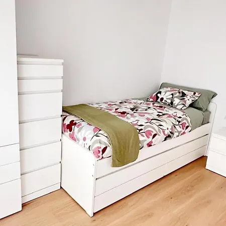 Apartment De Pau Laredo